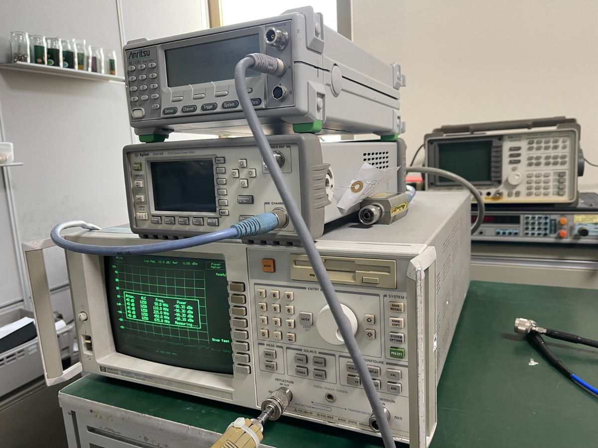 HP Agilent 8714ET RF Vector T/R Network Analyzer 300 kHz - 3 GHz _50333 - XG eqpt