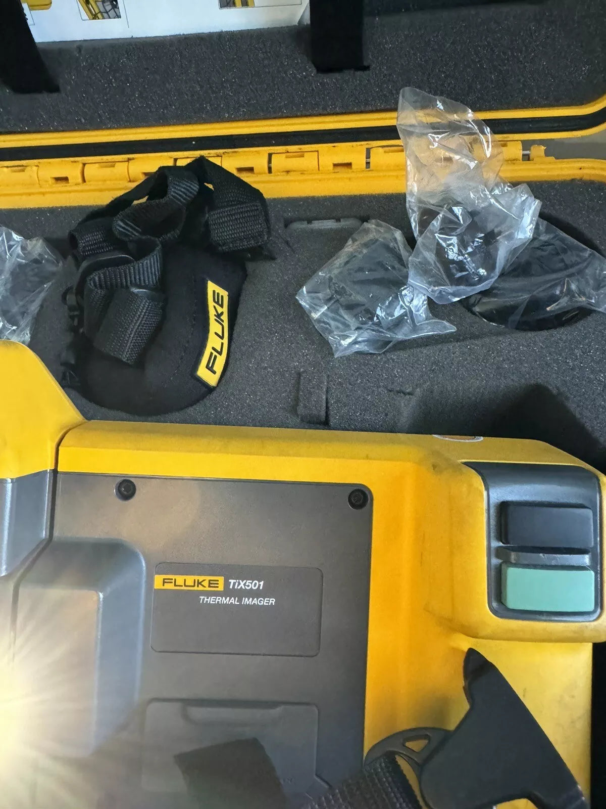 FLUKE FLK-TIX501 60Hz Infrared Camera Color LCD - Next Day Shipping