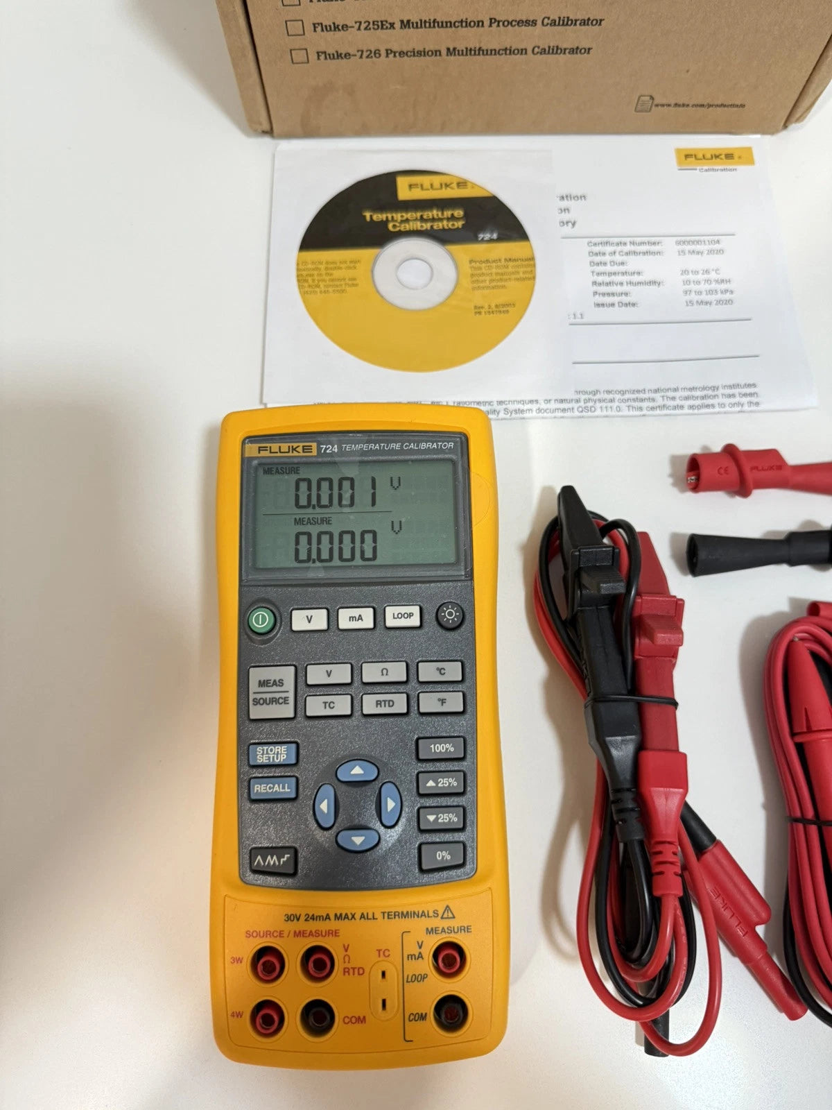 FLUKE 724 Temperature Calibrator Meter - Accurate and Reliable Calibration Tool