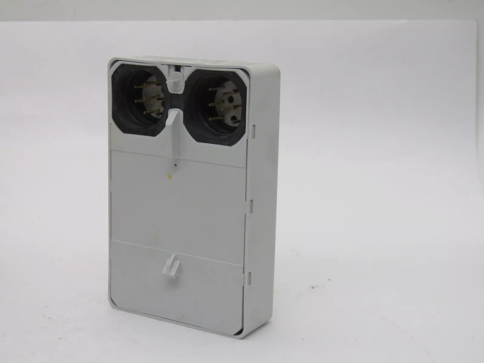 Allen Bradley 1738-0B8EM12 Digital Output Module ArmorPoint I/O 3 Amp 24V DC 2W