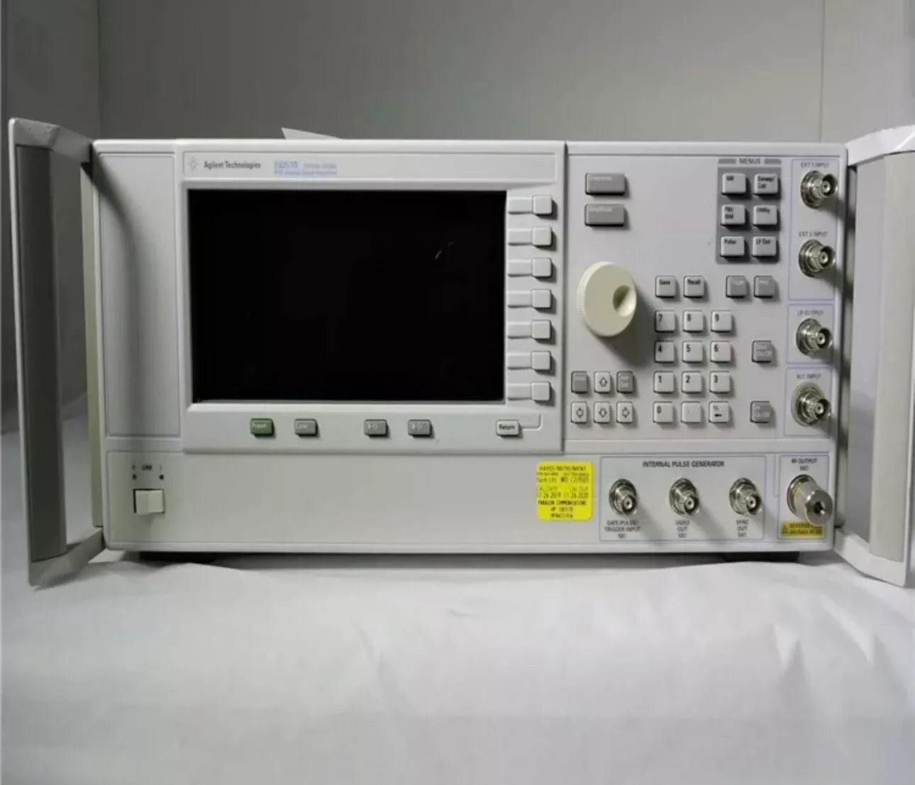 Agilent Keysight E8267D Vector Signal Generator 250kHz-20GHz with Options GOOD