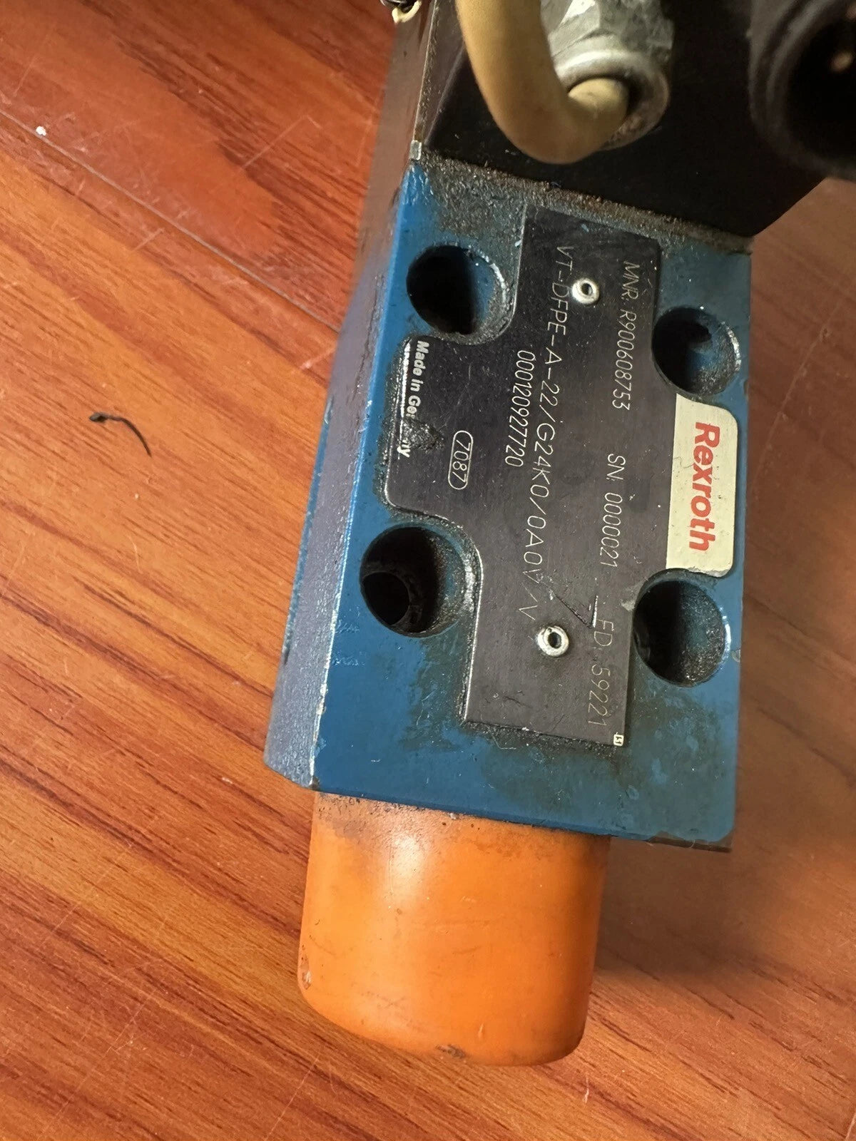 Rexroth R900608753 VT-DFPE-A-22/G24K0/0A0V Hydraulic Proportional Directional Control Valve