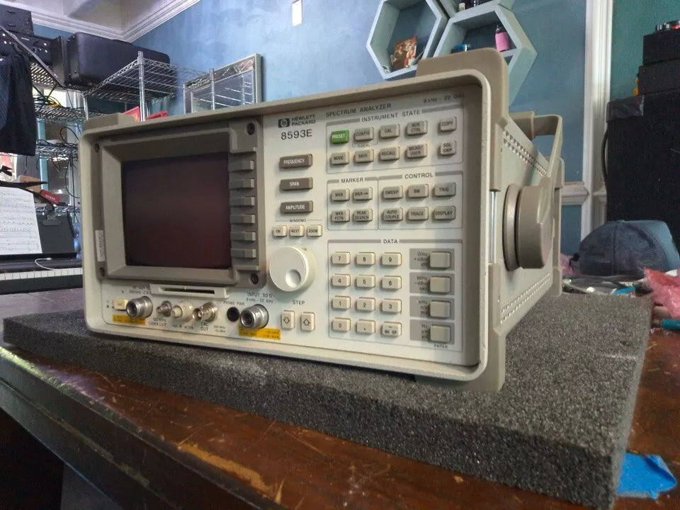 HP 8593E Spectrum Analyzer 9 kHz-26.5 GHz Calibrated Tracking Generator