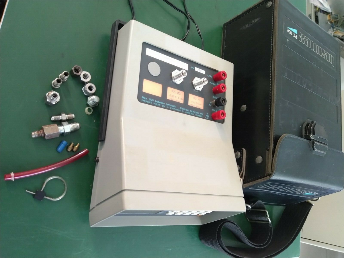 Beamex PC 106 Pressure Calibrator w/ carry case , power adpater , accessories