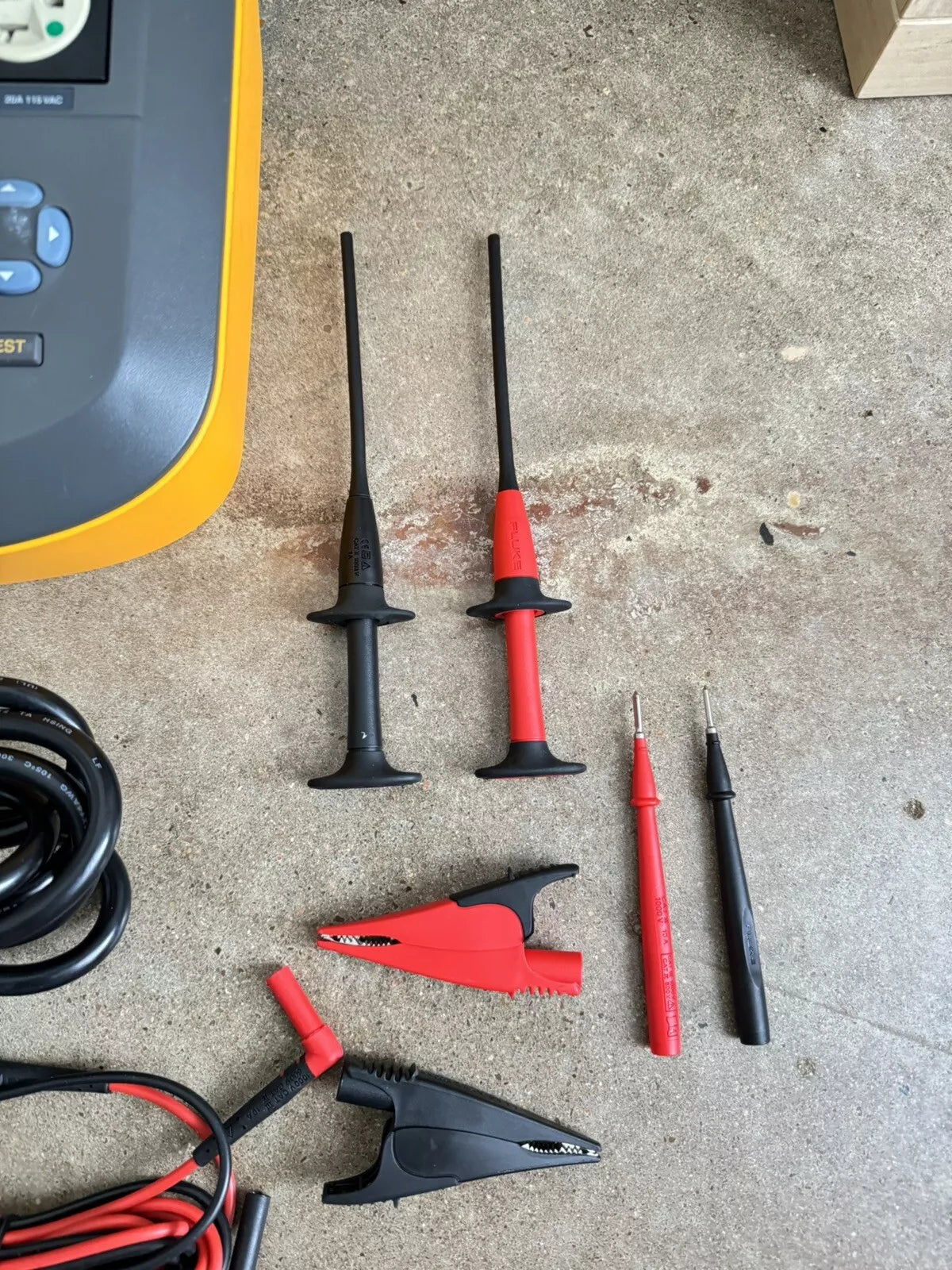 Fluke ESA620 Electrical Safety Analyzer with New Lead Kit