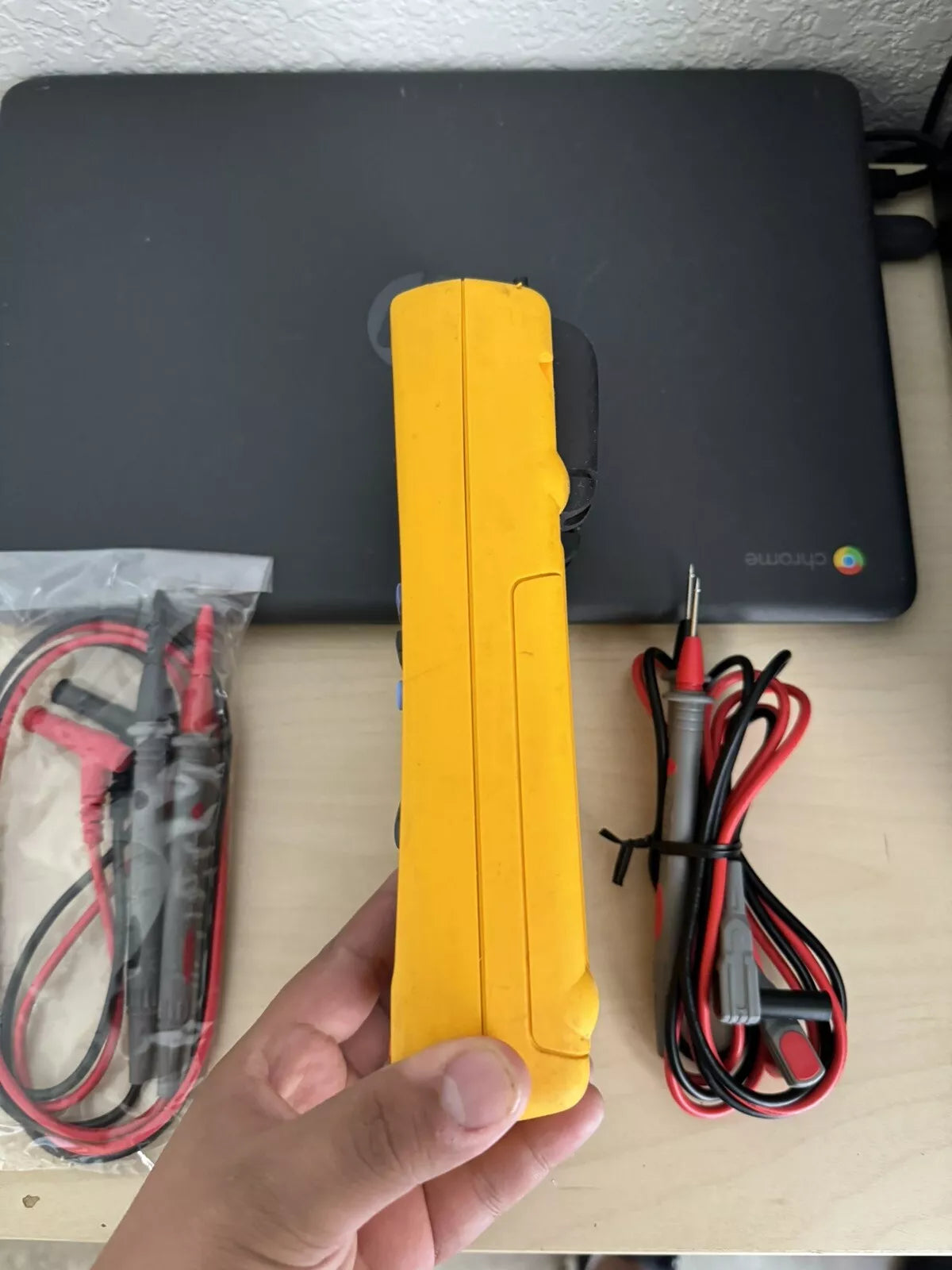 Fluke 789 Process Meter with 2 x Lead Sets