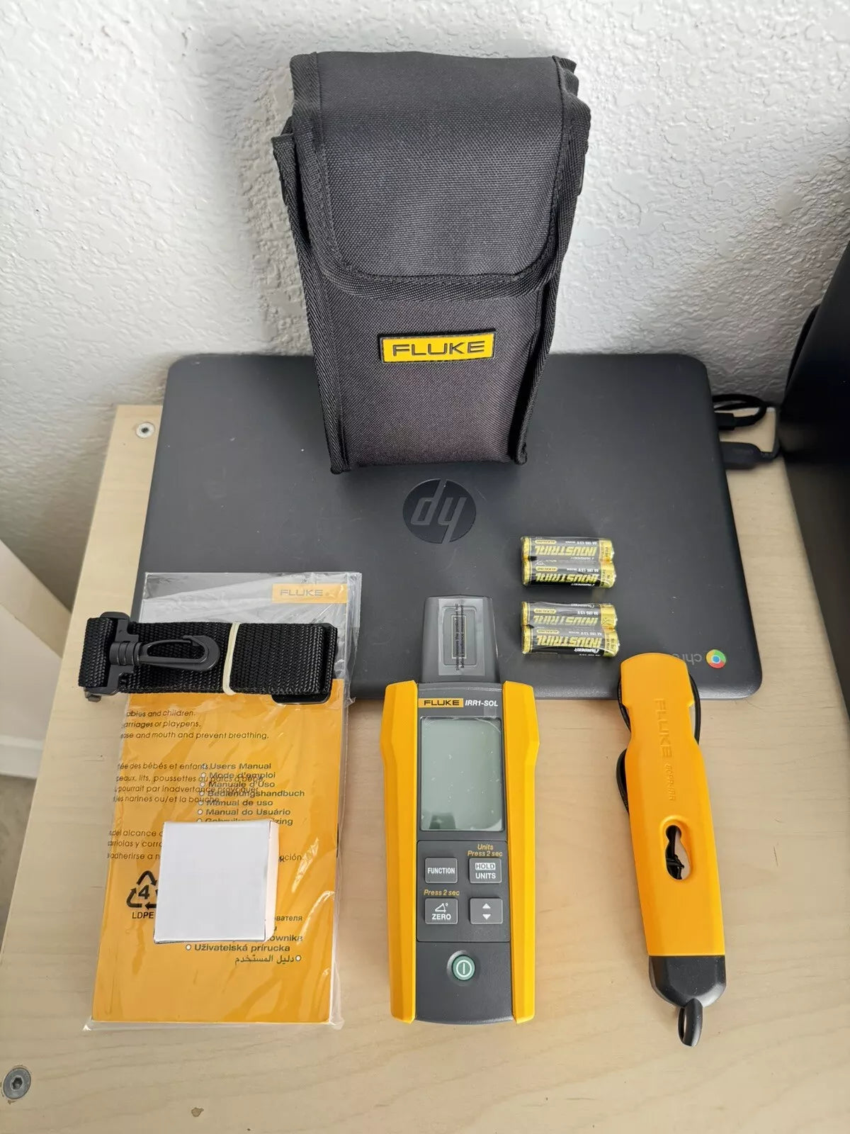 FLUKE IRR1-SOL Solar Irradiance Meter with Case - New