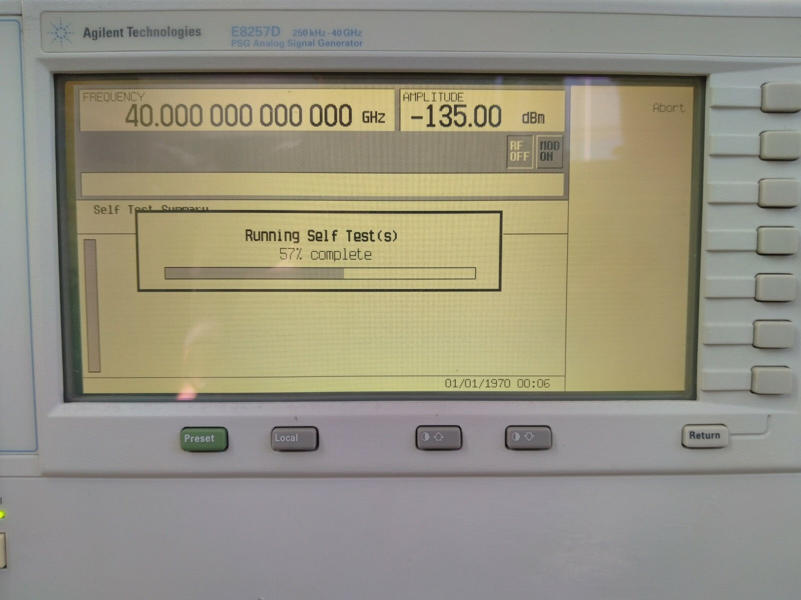 Agilent E8257D PSG 250KHz to 40GHz Microwave Signal Generator w/ 1E1 , 540, UNT