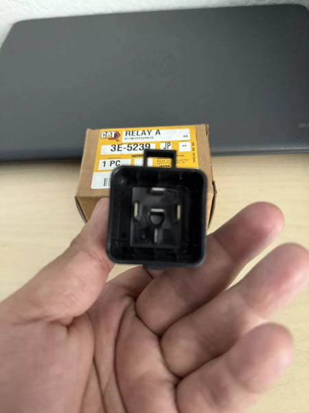 CAT 3E-5239 24 Volts Connector Plug Relay (Genuine OEM) New