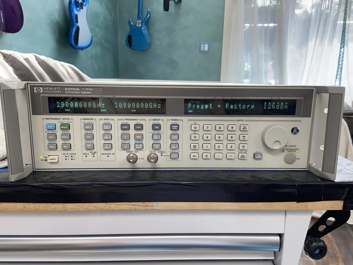 HP 83731A 2-20GHz Synthesized Sweep/CW Signal Generator CAL’d with Option 1E4 1E5