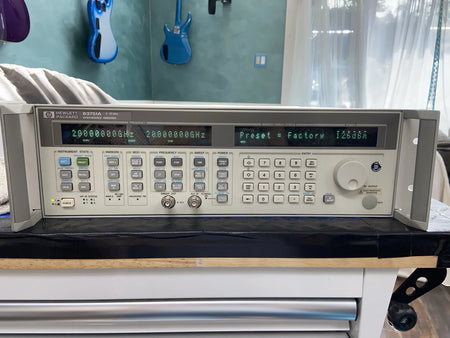 HP 83731A 2-20GHz Synthesized Sweep/CW Signal Generator CAL’d with Option 1E4 1E5