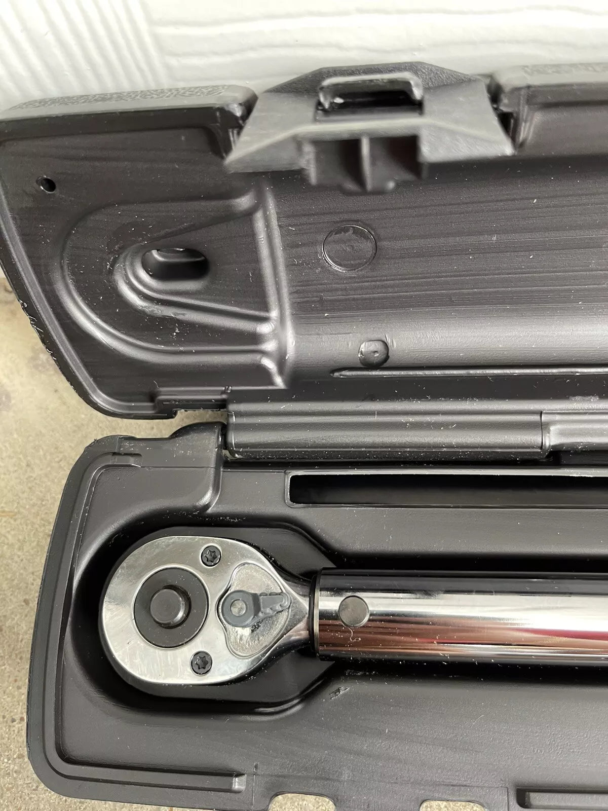 CAT Micrometer 3/8 Dr. Torque Wrench 9U-5020 with Case 20-100 FT LB