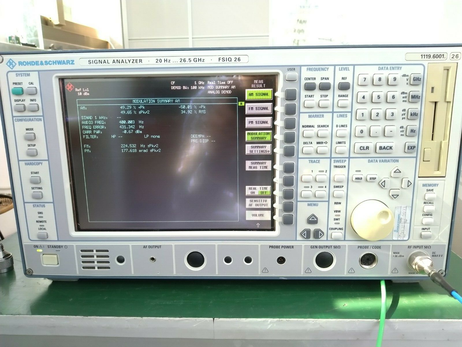 Rohde &amp; Schwarz FSIQ26 Signal Analyzer 20Hz - 26.5GHz _827773/002